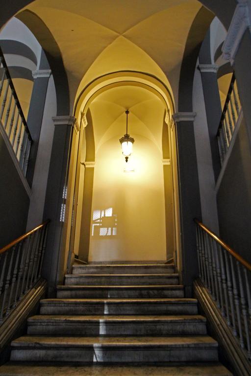 Casa Dante - Historic Apartment In The Perfect Naples Location Eksteriør billede
